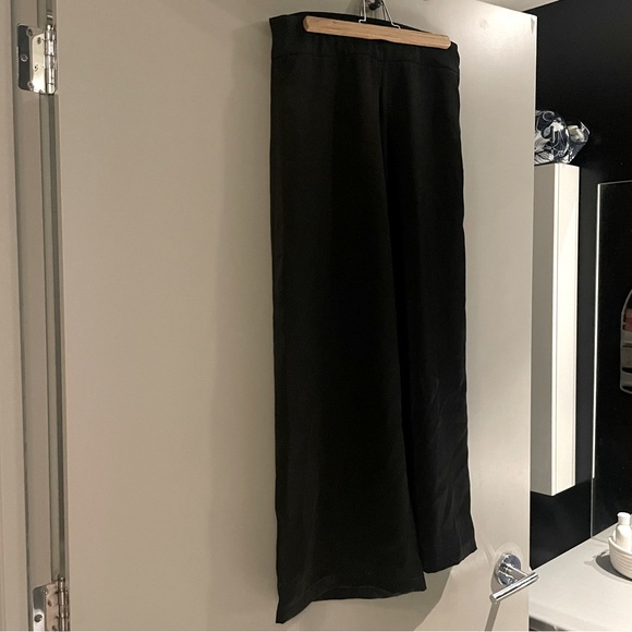 Dynamite | Black Satin Wide Legged Side Zipper Pants | Size 8 - Picture 2 of 8